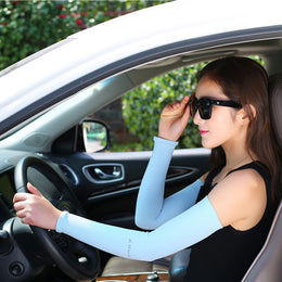 SoraCool Seamless Arm Sleeves — arm sleeves worn while seated in a car