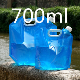 SoraCool Foldable Water Carrier — two blue water carriers outdoors with a volume label